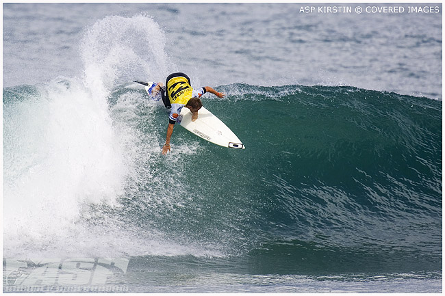 Tom Whittaker Takes Down World Champ Kelly Slater on Day 5 of The Billabong Pro Mundaka. Credit ASP Tostee